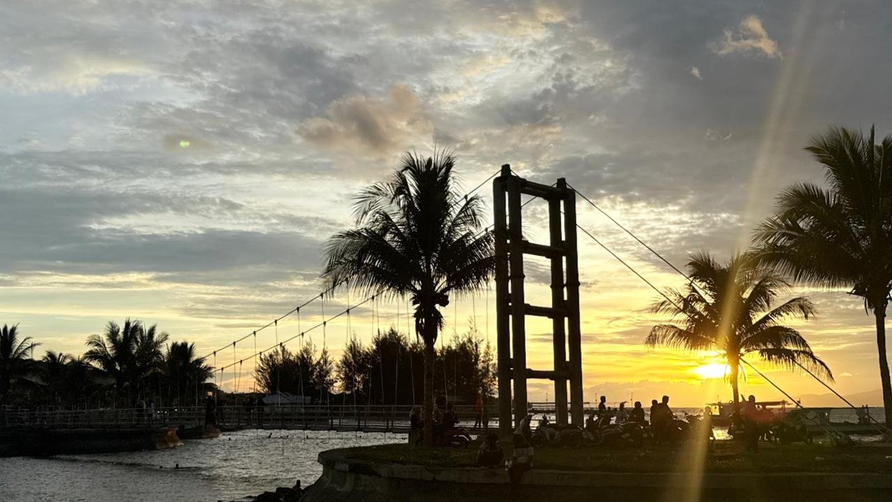 Perbaikan Jembatan Gantung Ina Marina